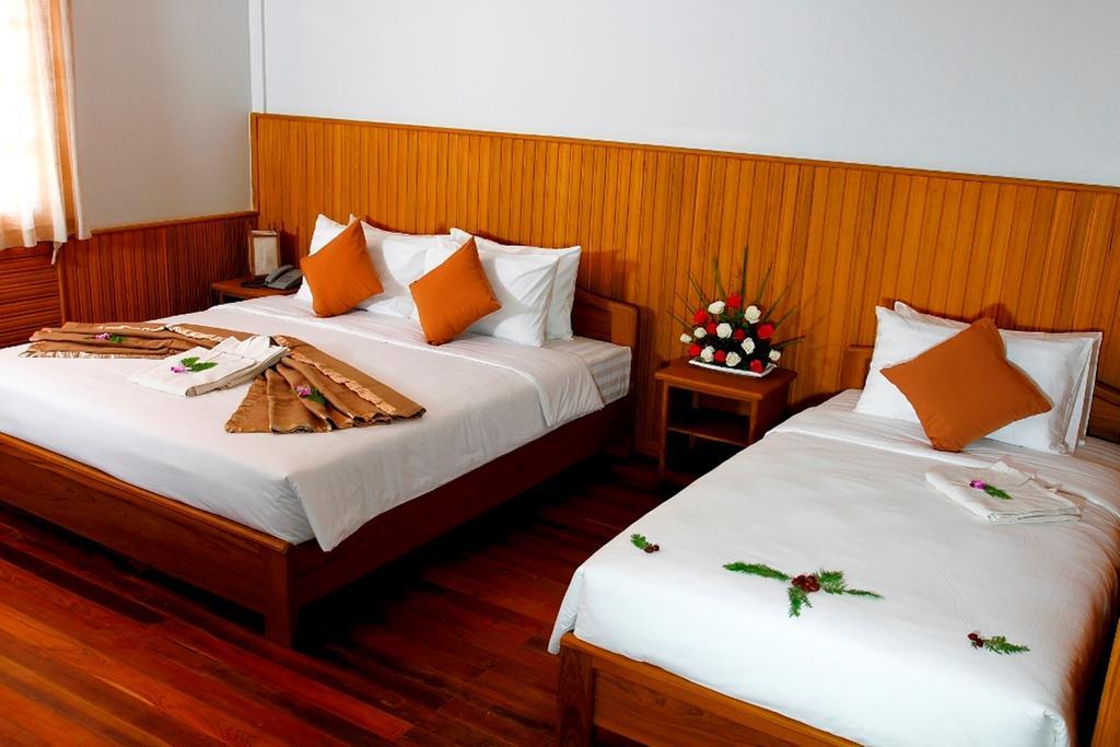 Inle Lotus Hotel Ньоншуэ Экстерьер фото
