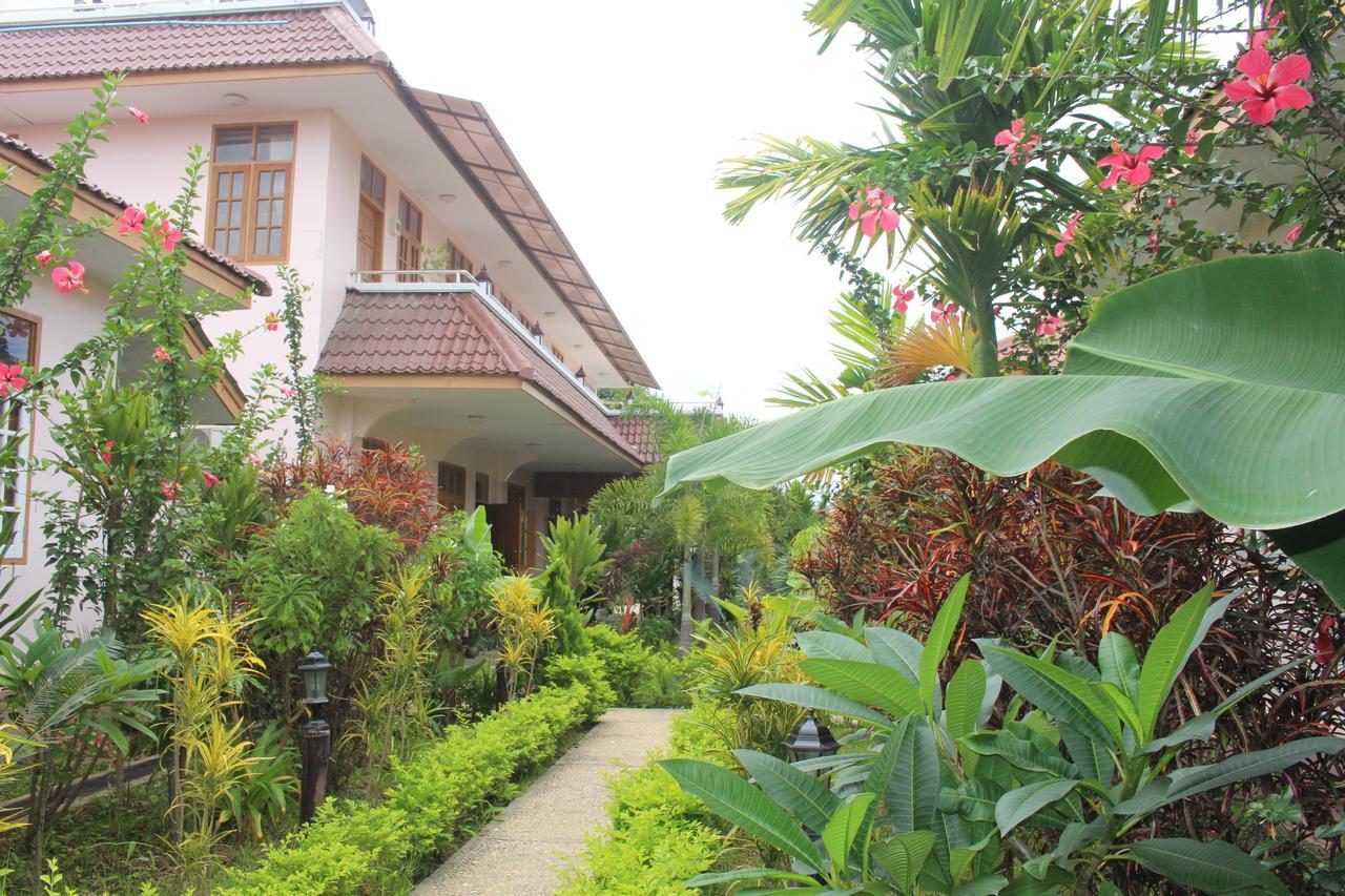 Inle Lotus Hotel Ньоншуэ Экстерьер фото